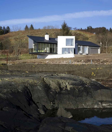 Tigh Na Dobhran (single family dwelling), Argyll, by Studio KAP
