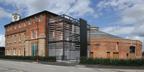 Maber Architects has refurbished the railway buildings at Derby College.