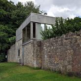 pearl earrings by KumKum. pearl earrings by KumKum.