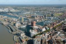 The redevelopment of  Het Eilandje emerging around the recently completed Museum aan de Stroom.