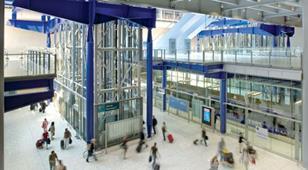 Daylight from the ETFE roof reaches down to platform level.