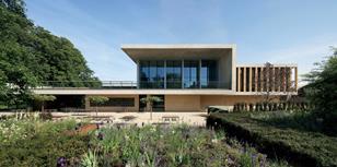 The café looks out on to the newly landscaped lawn of Baillie Scott’s Cory Lodge.