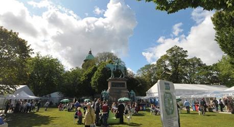 Charlotte Square’s central garden provided a lively centre to the book festival.