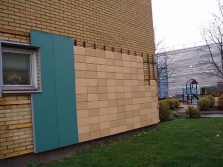 A demonstraton of the new external cladding system at Brogården